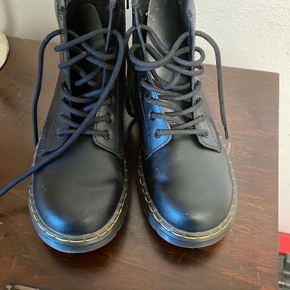 Dr. Martens with soles bouncing shoes size 3 - Picture 2 of 9